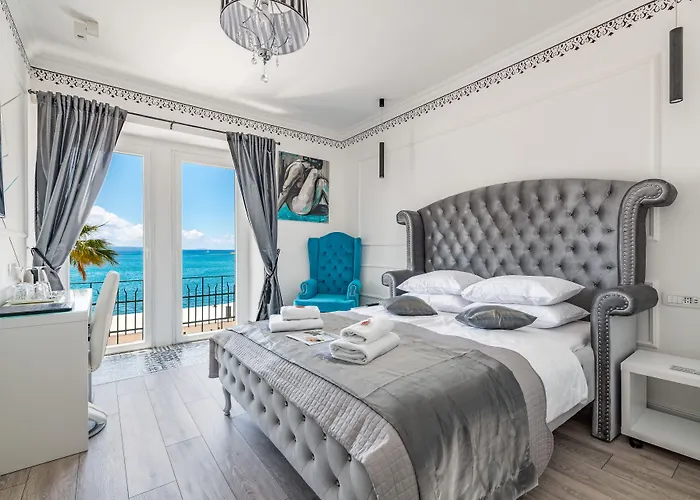 Galeria Valeria Seaside Downtown - Mag Quaint & Elegant Boutique Hotels